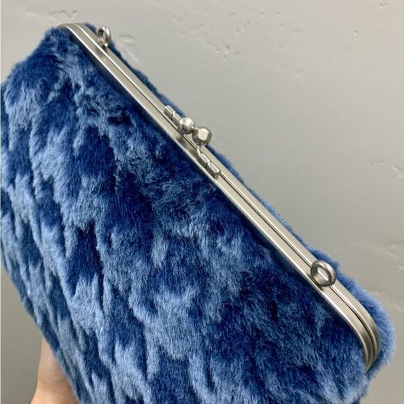 Blue Houndstooth Genuine Shearling Leather Kisslock Handbag, Multi Use Style - Picture 13 of 16